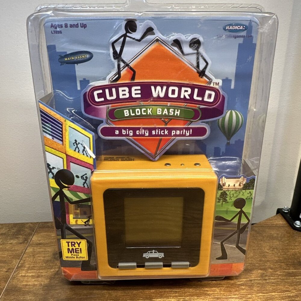 Cube World‎ -Block Bash -Radica -New - 2007  Sealed Handheld Electronic Game